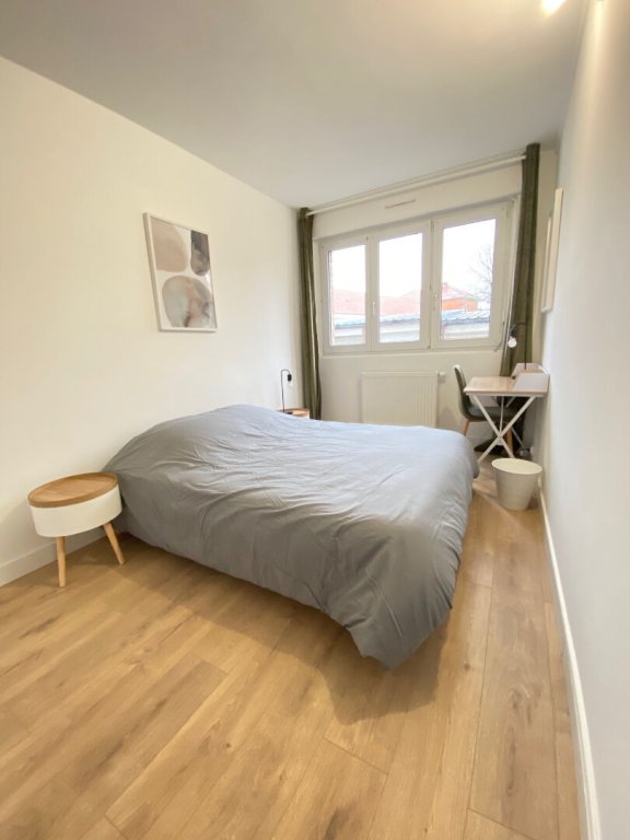 chambre avec salle de douche A LOUER - LA MADELEINE - 9.55 m2 - 536�&euro; charges comprises par mois