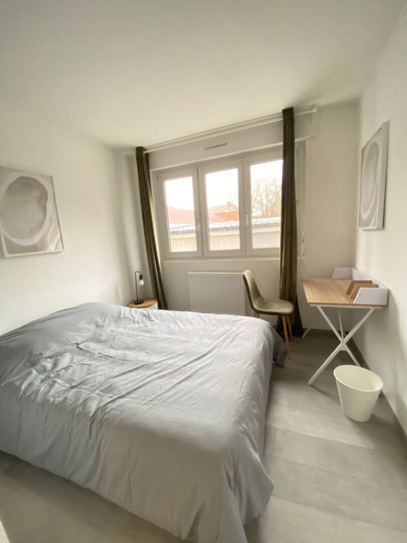 chambre avec salle de douche A LOUER - LA MADELEINE - 9.55 m2 - 536�&euro; charges comprises par mois