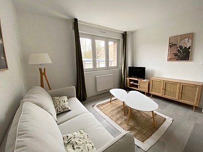 chambre avec salle de douche A LOUER - LA MADELEINE - 9.55 m2 - 536 € charges comprises par mois