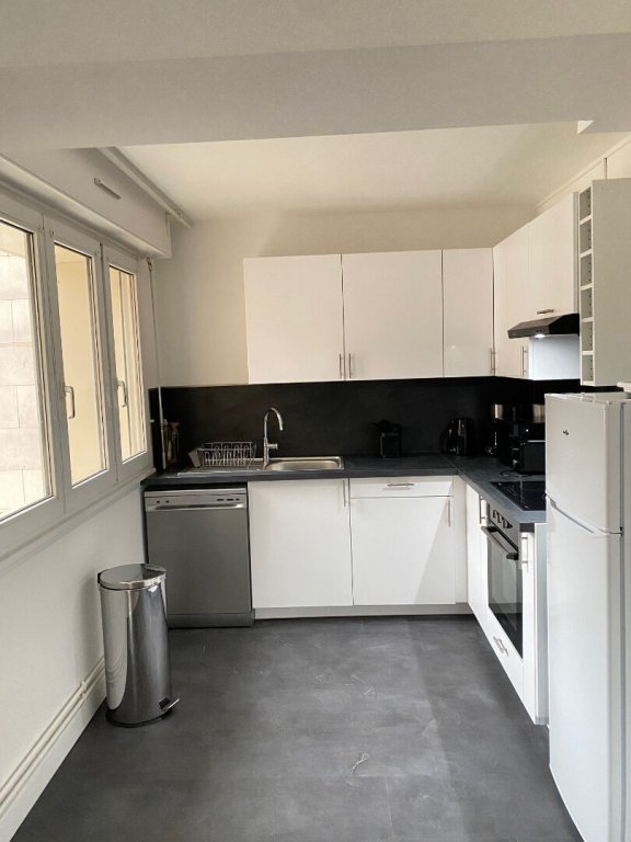 chambre avec salle de douche A LOUER - LA MADELEINE - 9.55 m2 - 536�&euro; charges comprises par mois