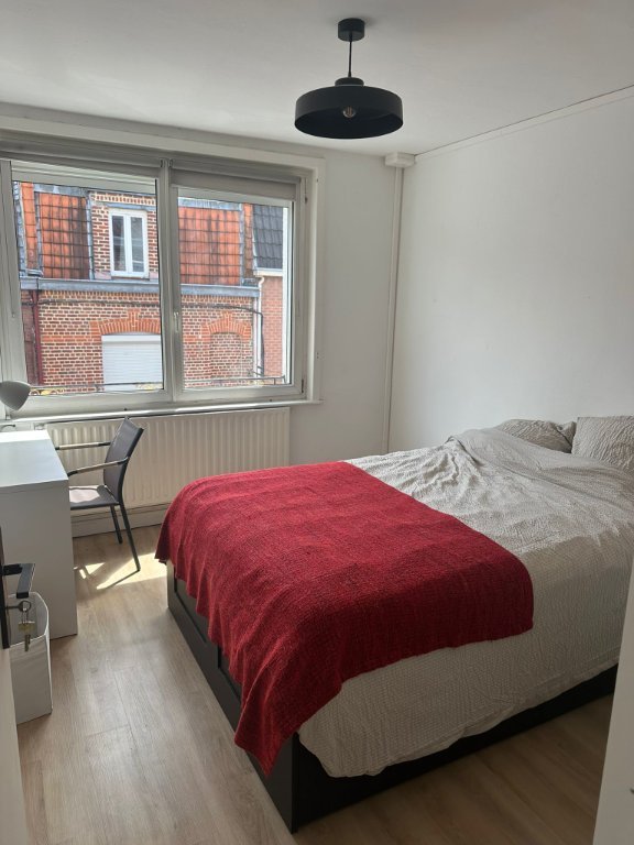 CHAMBRE A LOUER - LILLE - 12 m2 - 470 &euro; charges comprises par mois
