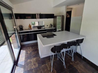 MAISON A LOUER - HEM - 120.79 m2 - 1600€ charges comprises par mois