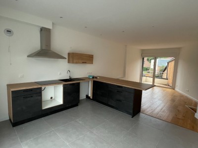 MAISON A LOUER - MARCQ EN BAROEUL - 85.73 m2 - 1487€ charges comprises par mois