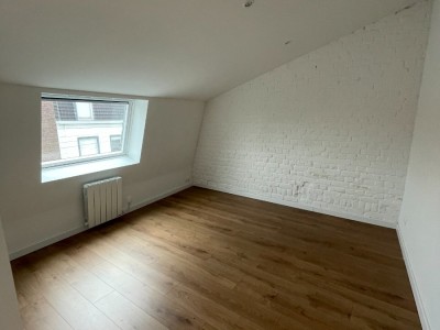 MAISON A LOUER - MARCQ EN BAROEUL - 85.73 m2 - 1487€ charges comprises par mois
