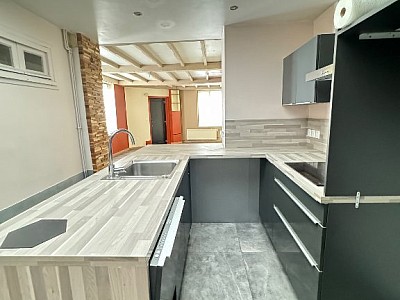MAISON A LOUER - TOURCOING - 90.69 m2 - 958 &euro; charges comprises par mois