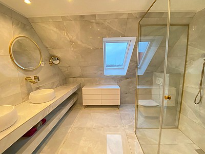 MAISON A VENDRE - MARQUETTE LEZ LILLE Bus : 5,cole : 5,Autoroute : 1, - 200 m2 - 685000€