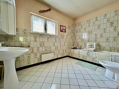 MAISON - MOUVAUX TOUS COMMERCES - 170 m2 - 649000€