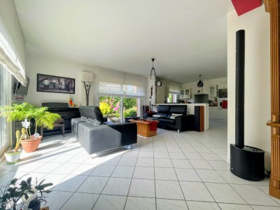 MAISON A VENDRE - QUESNOY SUR DEULE - 124 m2 - 470000€