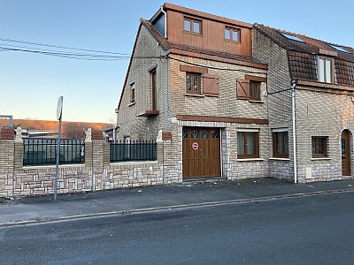 MAISON - TOURCOING - 154 m2 - 224000€