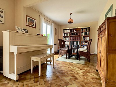 MAISON A VENDRE - VILLENEUVE D ASCQ Bus : 5, - 137 m2 - 379000€