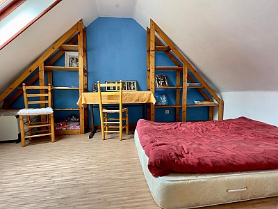 MAISON A VENDRE - VILLENEUVE D ASCQ Bus : 5, - 137 m2 - 379000€