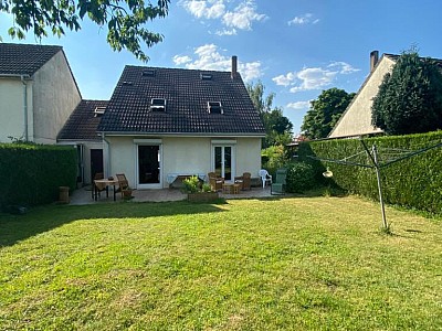 MAISON A VENDRE - VILLENEUVE D ASCQ Bus : 5, - 137 m2 - 379000€