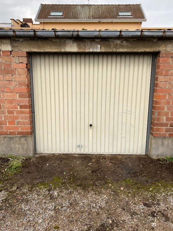garage A LOUER - TOURCOING - 70 &euro; charges comprises par mois