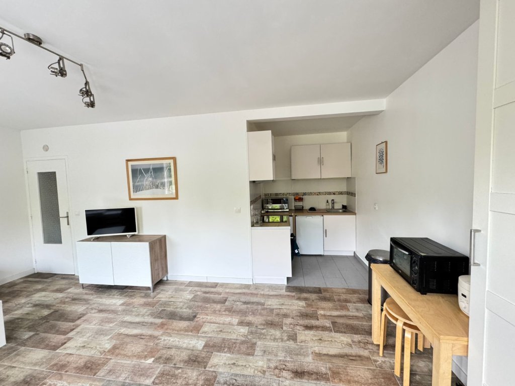 STUDIO A LOUER - LA MADELEINE - 30.44 m2 - 728 &euro; charges comprises par mois