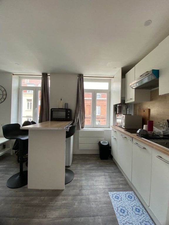 studio meublé A LOUER - LILLE - 25.64 m2 - 576 &euro; charges comprises par mois