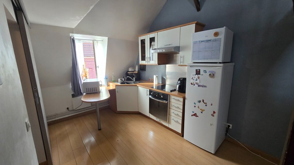 STUDIO AVEC MEZZANINE A LOUER - LILLE - 24.75 m2 - 550 &euro; charges comprises par mois