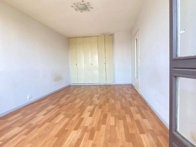 STUDIO A LOUER - LILLE - 32.99 m2 - 540 &euro; charges comprises par mois