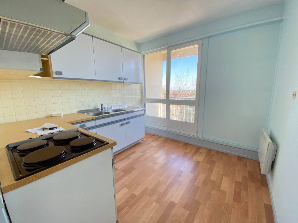 STUDIO A LOUER - LILLE - 32.99 m2 - 540 &euro; charges comprises par mois