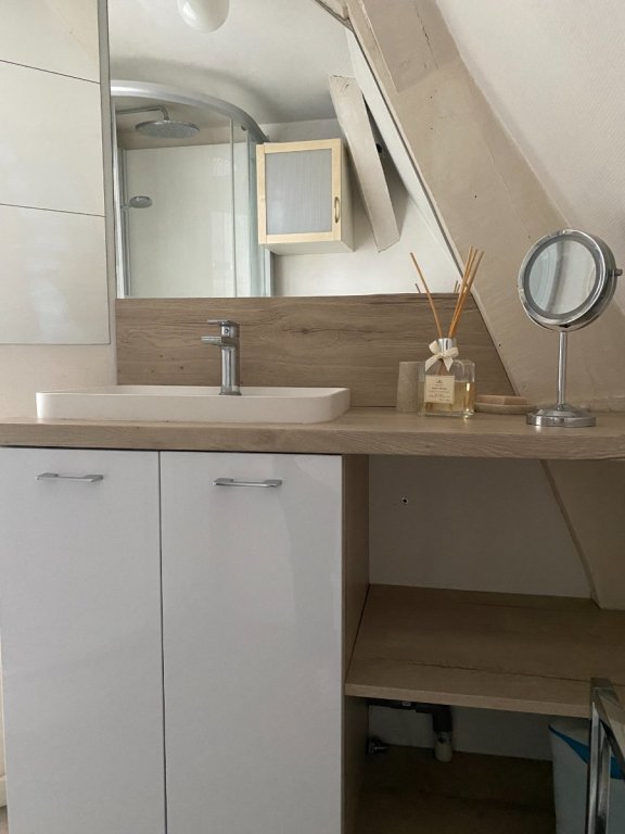 STUDIO A LOUER - LILLE - 24 m2 - 750 &euro; charges comprises par mois