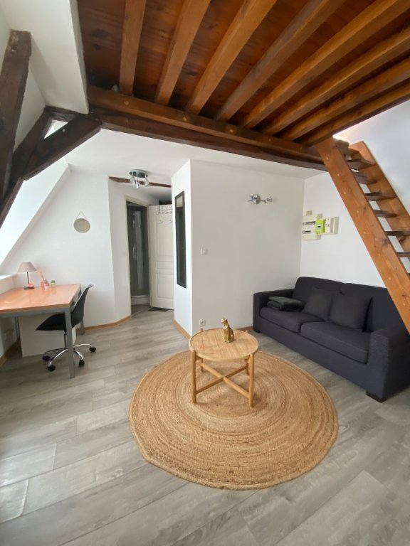 STUDIO A LOUER - LILLE - 24 m2 - 750 &euro; charges comprises par mois