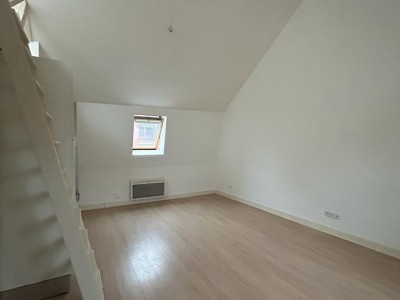 Appartement avec mezzanine A LOUER - MOUVAUX - 30.73 m2 - 620 &euro; charges comprises par mois
