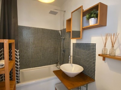 APPARTEMENT T2 A LOUER - LA MADELEINE - 44.5 m2 - 865€ charges comprises par mois