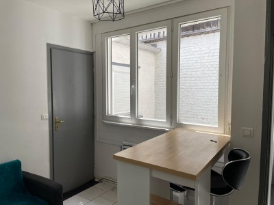APPARTEMENT T2 A LOUER - LA MADELEINE - 30 m2 - 596€ charges comprises par mois