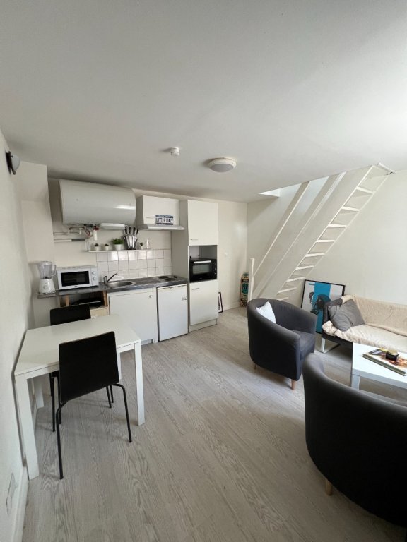 APPARTEMENT EN DUPLEX A LOUER - LILLE - 27.2 m2 - 560 &euro; charges comprises par mois