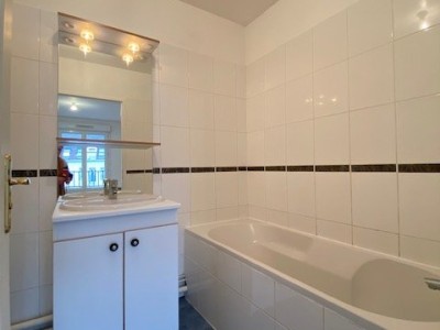APPARTEMENT T2 A LOUER - MARCQ EN BAROEUL - 42 m2 - 804€ charges comprises par mois