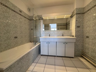 APPARTEMENT T2 - LA MADELEINE - 50.36 m2 - 189900€