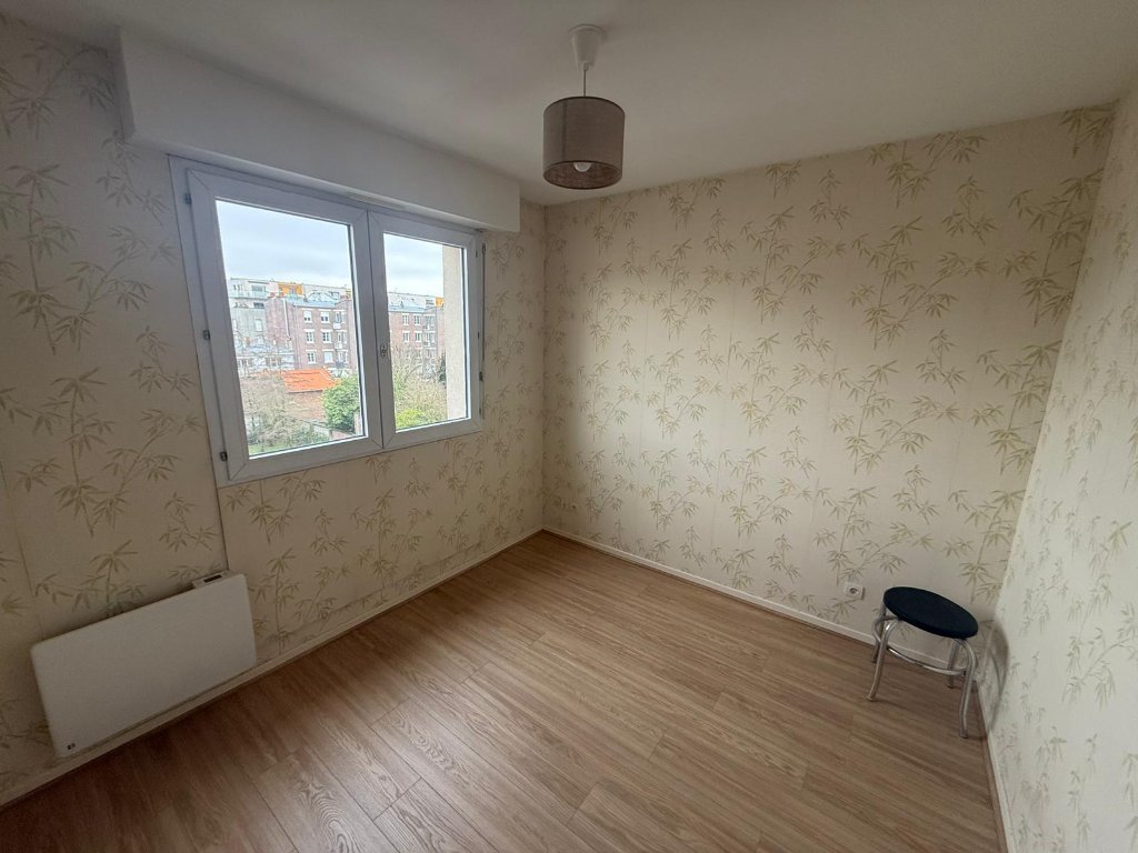 APPARTEMENT T2 A VENDRE - LA MADELEINE - 42.68 m2 - 199�000�&euro;