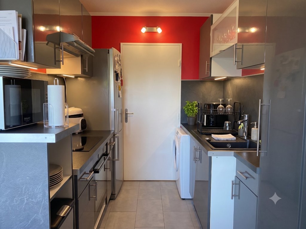 APPARTEMENT T3 A LOUER - LA MADELEINE - 62 m2 - 926 &euro; charges comprises par mois