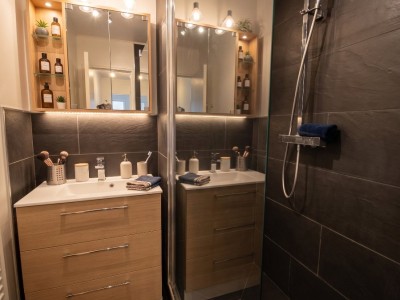 APPARTEMENT T3 A LOUER - LA MADELEINE - 62 m2 - 926 € charges comprises par mois