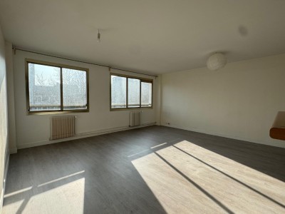 T3 AU PIED DU TRAM ST MAUR A VENDRE - LA MADELEINE - 82 m2 - 245000€