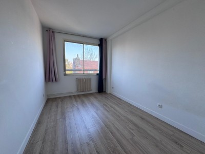 T3 AU PIED DU TRAM ST MAUR A VENDRE - LA MADELEINE - 82 m2 - 245000€