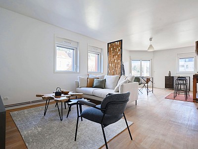 APPARTEMENT T4 - LA MADELEINE TOUS COMMERCES - 104 m2 - 384000€
